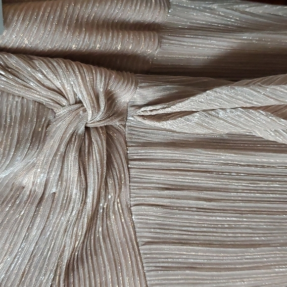 XSCAPE Off shoulder metallic Gown 14 NWT - Picture 4 of 5